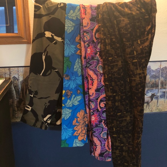 4 pair of Lularoe leggings - Picture 1 of 2
